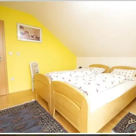 2 Bedroom With Balcony & Mountain View Near Munich *