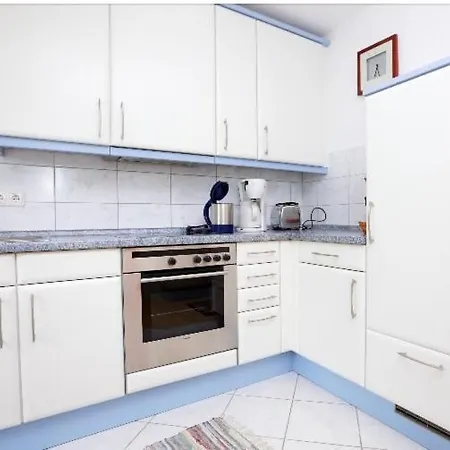 2 Bedroom With Balcony & Mountain View Near Munich *
